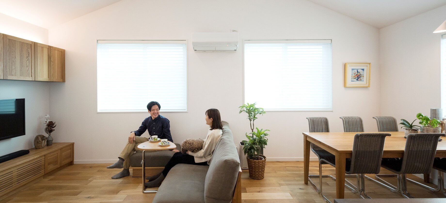 女性建築士による設計の家に住む家族の写真