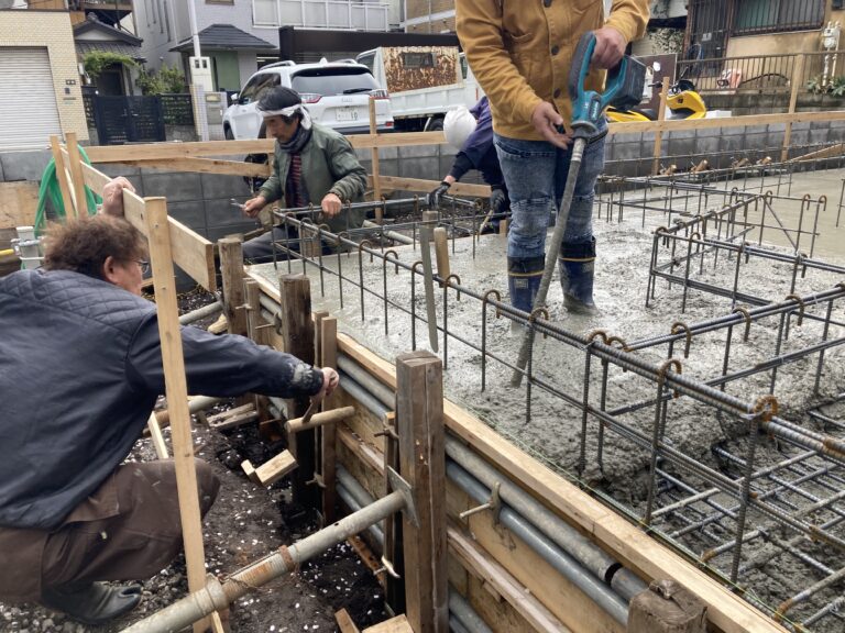 練馬区土支田3丁目で基礎のコンクリートを打設しました。