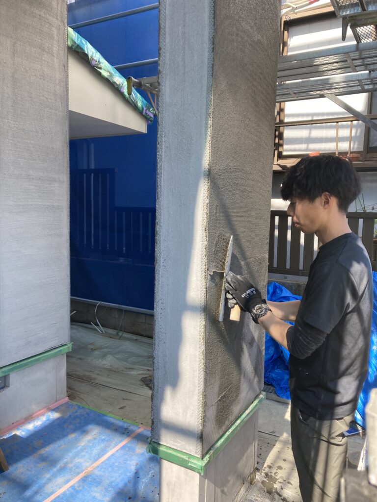 練馬区東大泉5丁目のFPの家　N邸で、外壁モルタル塗りが始まりました。