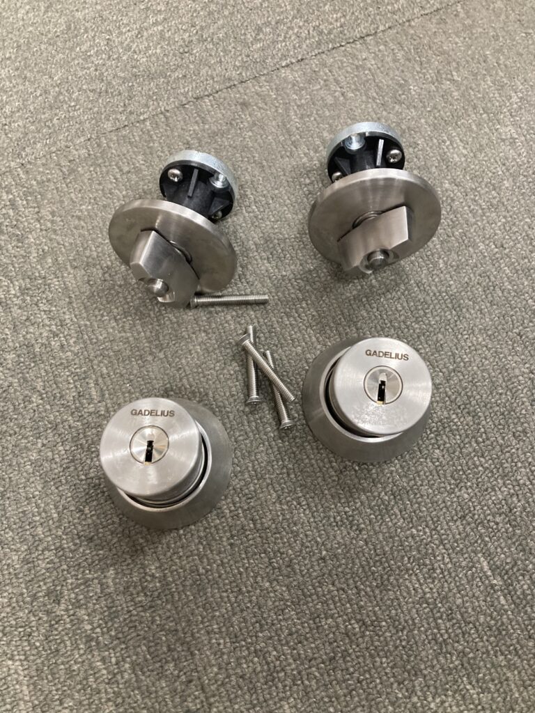 弊社OB宅玄関ドアのシリンダー錠を交換してきました。
