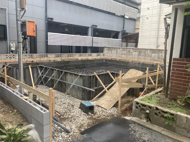 鉄筋が組み終われば、瑕疵保険会社に基礎配筋検査を申し込みます。