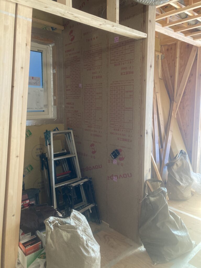 弊社では、平屋であっても2階建てであっても許容応力度計算を行います。