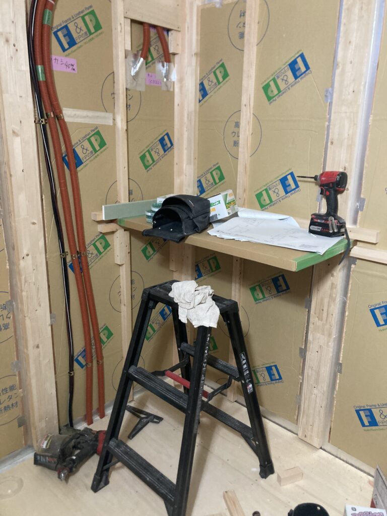 弊社では断熱パネル及び構造体には極力切り欠きは行わないようにしています。