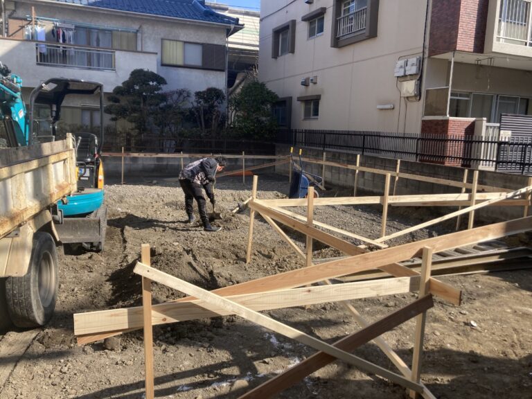 ちなみに残土とは建設・土木工事に伴って発生する『不要な土』を指します。