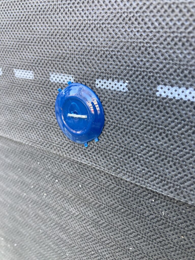 これなら透湿防水シートの高い防水性を損なう事もないでしょ！