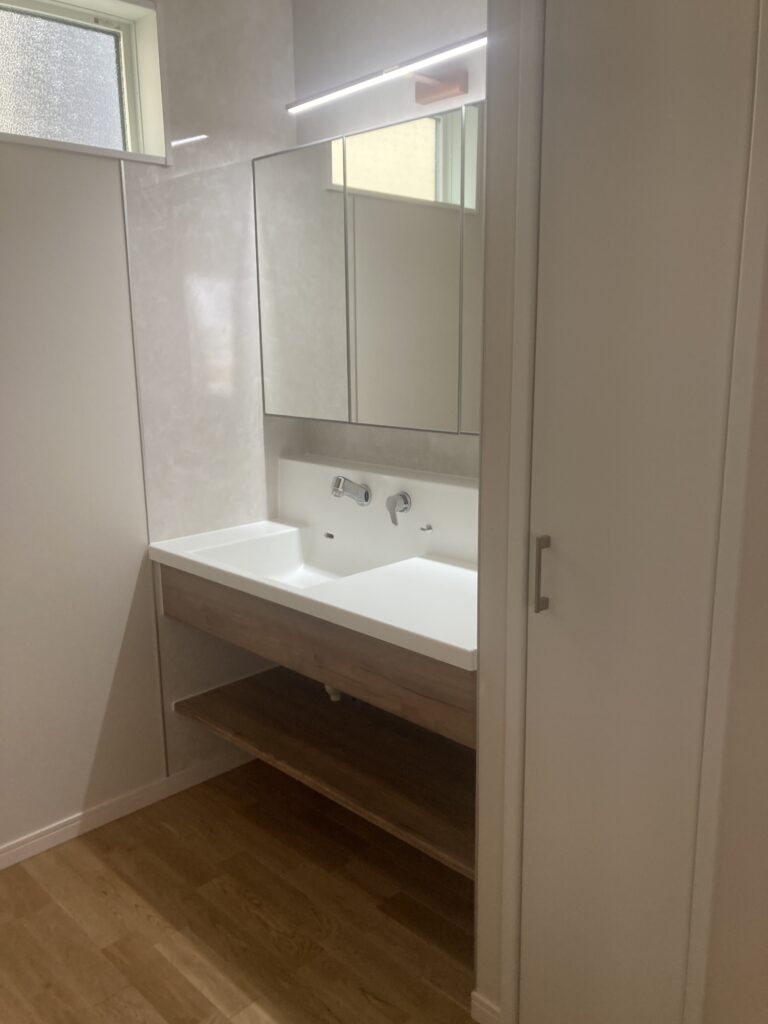 シンク周りに継ぎ目や凹凸がないので、掃除もしやすそう・・・。