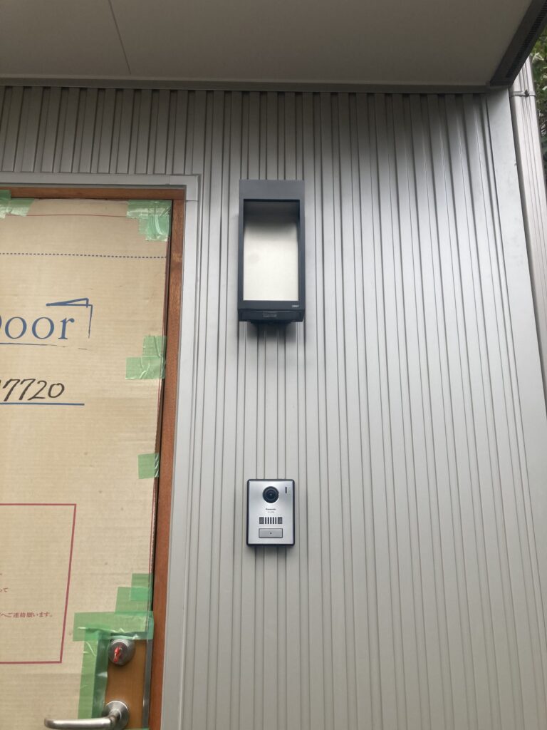 この色だと雨染みも目立たないので、良いかも知れませんね。