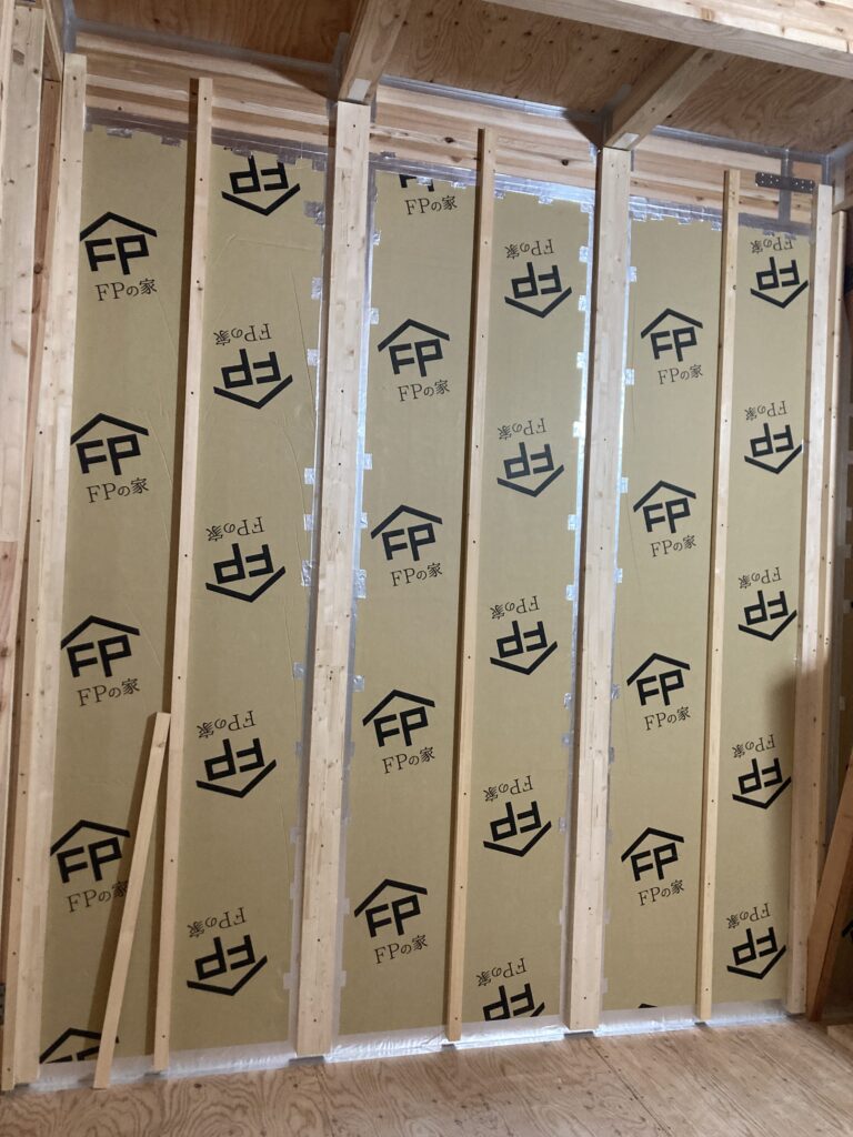 弊社では、ここに電気配線を通すことにしています。  そう、配線スペースなんです。