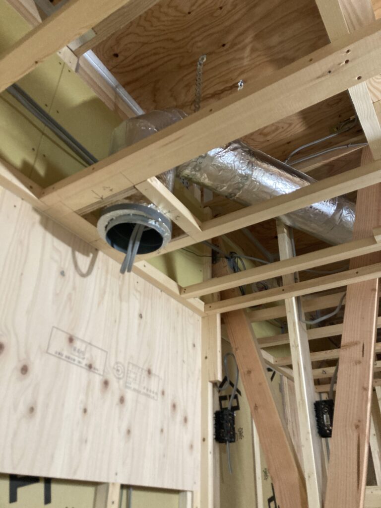 東京都の場合、ジャバラダクトは全面的に使用禁止の方向で指導されています・・・。