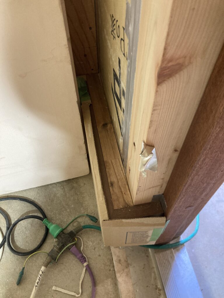 玄関土間部分には土間断熱を行います。