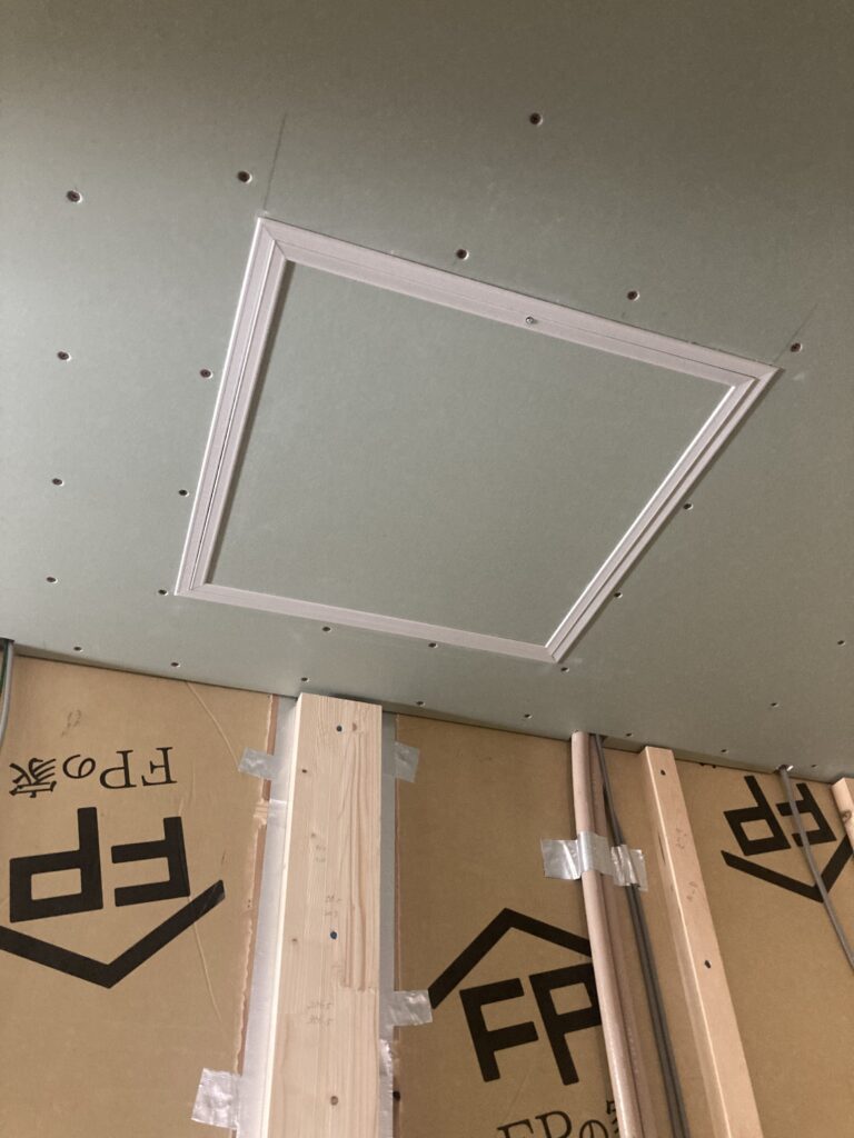 軽ければ運搬時にかかる燃料費も削減できる筈でしょ？  脱CO2にも貢献できるんです。