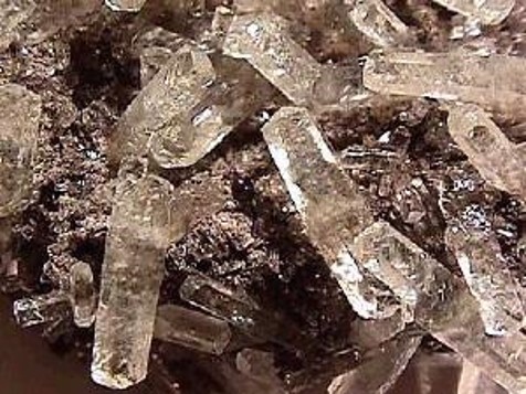 石油系有機塗料のように帯電しないので汚れも付きにくく、その白さは数十年持つと考えられています。