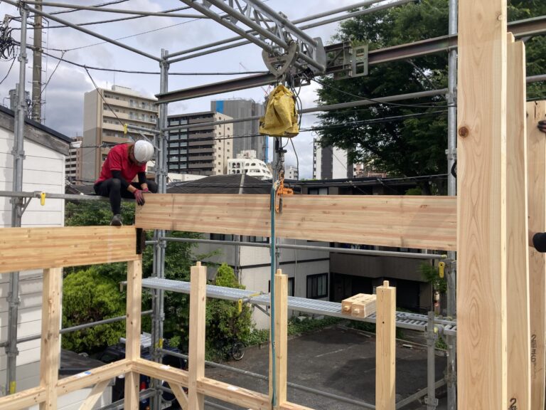 FPの家　I邸の建て方、無事完了しました。