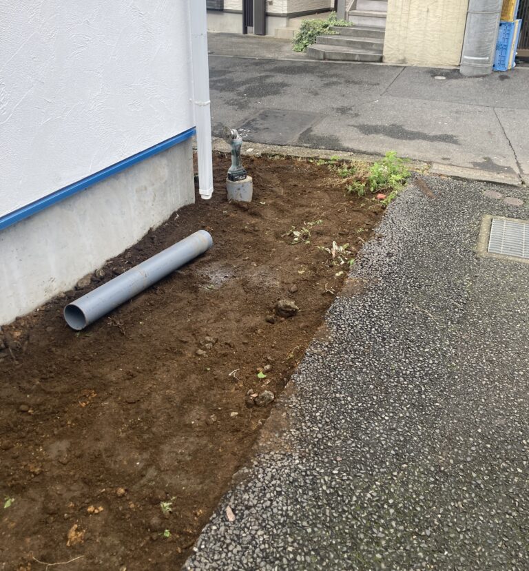 PPシートは着工前に予め建物周りに敷き込む養生シートです。
