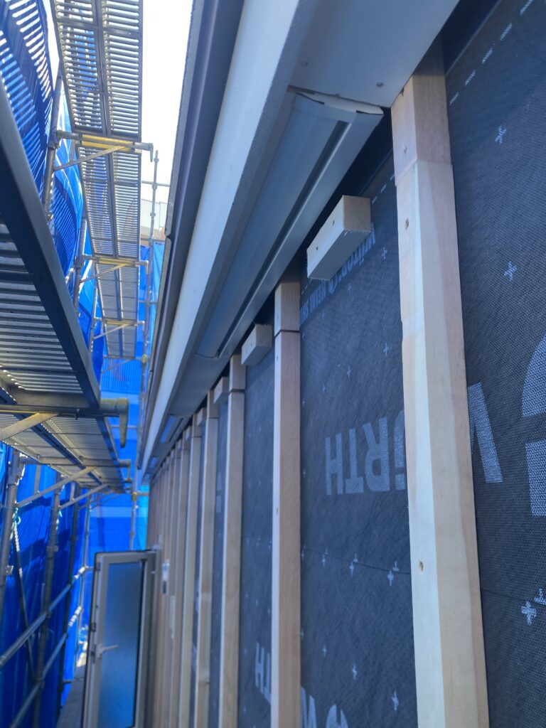 小屋裏換気の最低基準って、本当は必要基準を満たしていないんです。